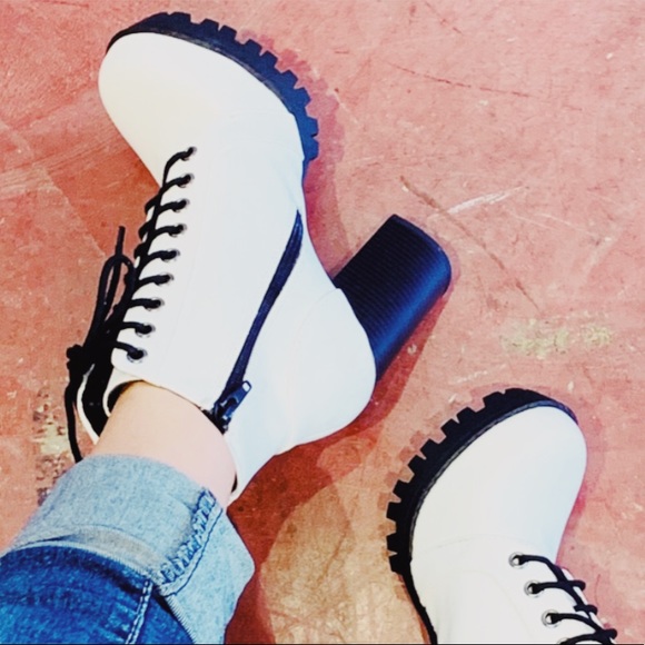 White Lug Sole Lace Up Heel Combat Ankle Booties - Picture 6 of 8